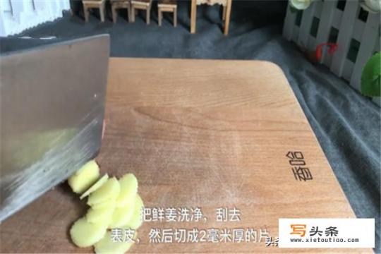 茶树菇炖排骨是怎么做的？茶树菇排骨汤怎么做？