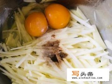 土豆鸡蛋饼的做法