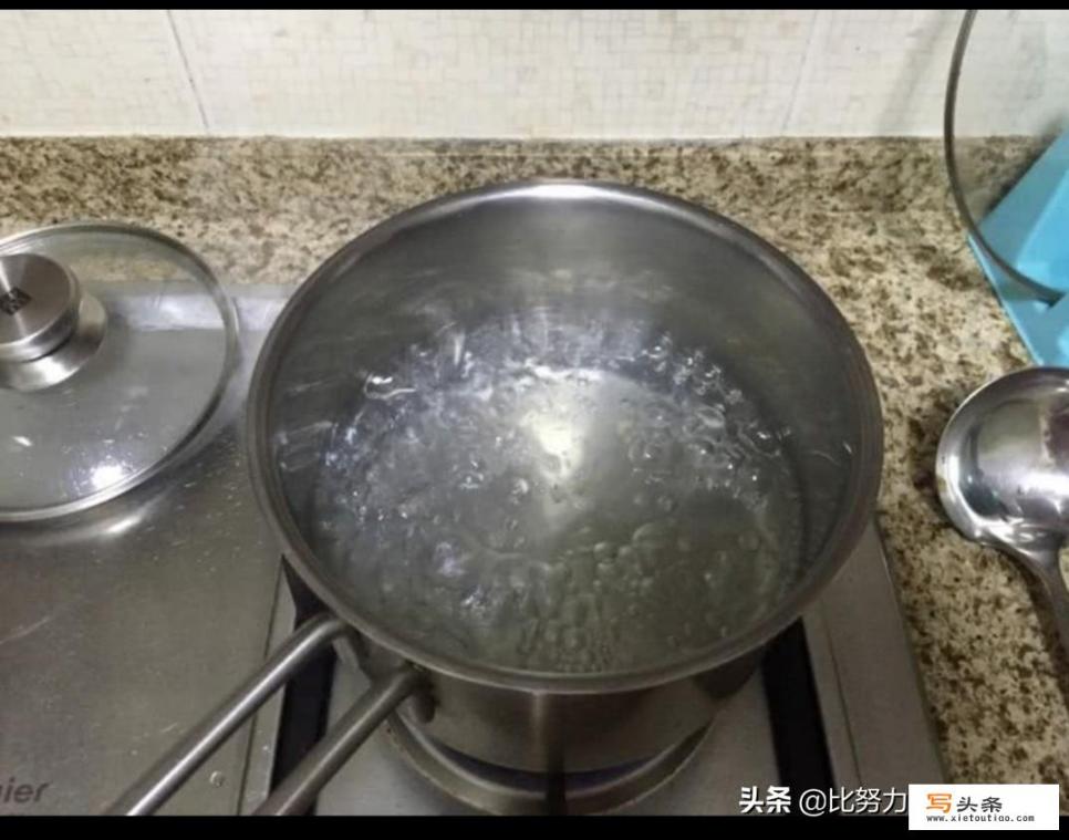 白切鸡用蒸的还是煮的