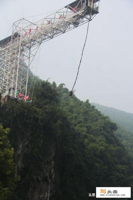 准备在重庆游玩3天，想要去蹦极和漂流，如何规划路线