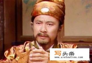 读书人做到贾雨村的程度，是成功了还是堕落了