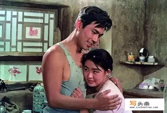 朱时茂1982年的电影《牧马人》为什么突然几十年后的今天再度翻红、爆火