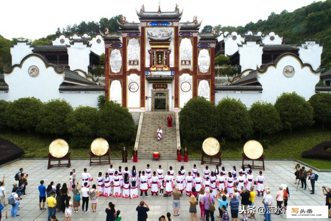 今年春节想和家人朋友就在湖北省内找地方旅游过年，去哪里好啊