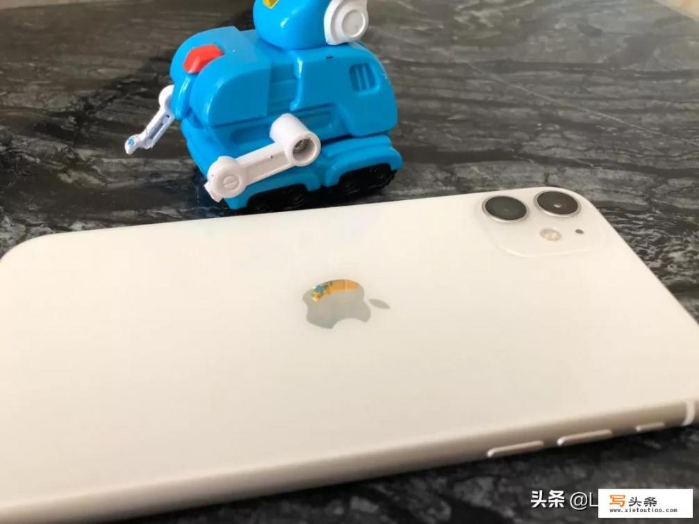 专卖店说华为Mate30Pro 8+128G绑电信宽带只要4239，划算吗_nova8支持两张电信卡吗