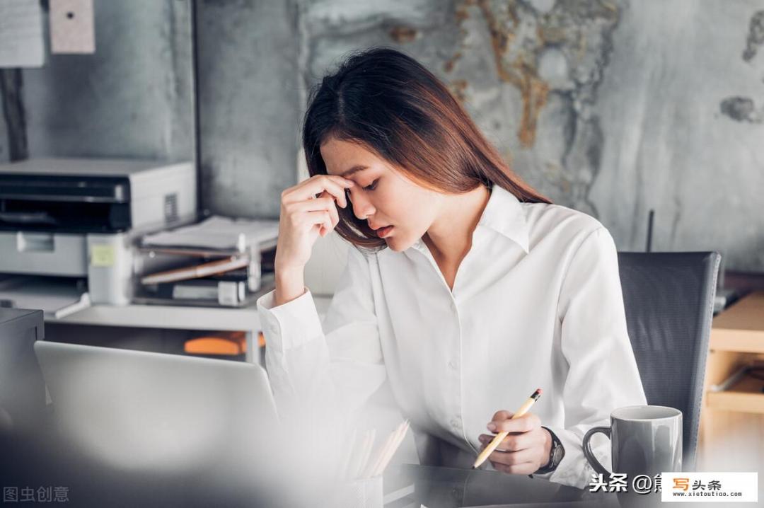 总是忍不住拿他前女友和我自己做对比怎么办_老婆白天温柔，晚上很凶，该怎么办