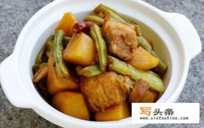 家常土豆炖豆角是怎么做的_豆角炖土豆怎么做好吃家常菜