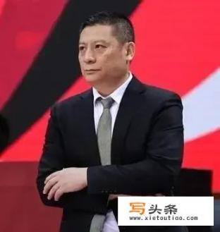 正式官宣！CBA名帅加盟天津男篮，携手张庆鹏，能否冲击八强