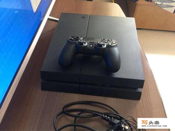 高配pc接电视玩游戏是否能替代ps4？