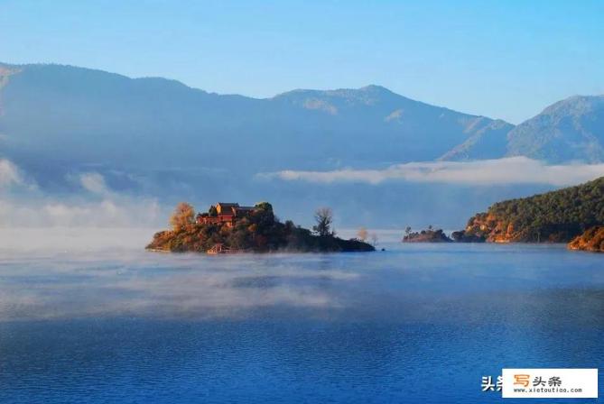 泸沽湖回成都中途哪里住宿？