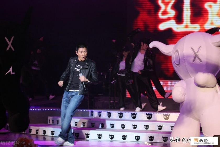 刘德华演唱会，关闭打赏，还有场地都要掏钱，他靠什么收入？